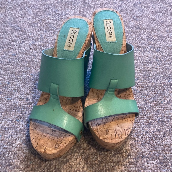 Like new, cork wedges - Picture 2 of 6